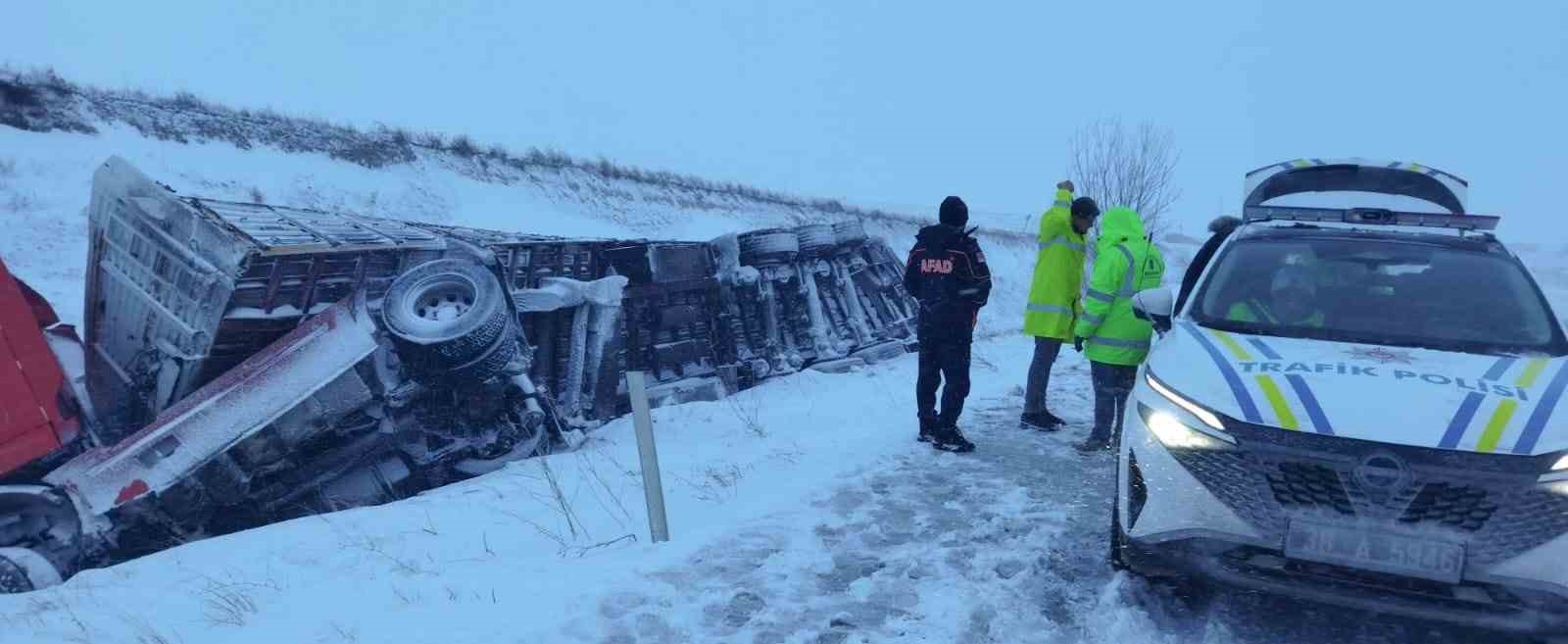 Kayseri’de mahsur kalan 911 kişi kurtarıldı